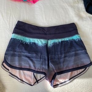 Lululemon shorts size 6 tie dye